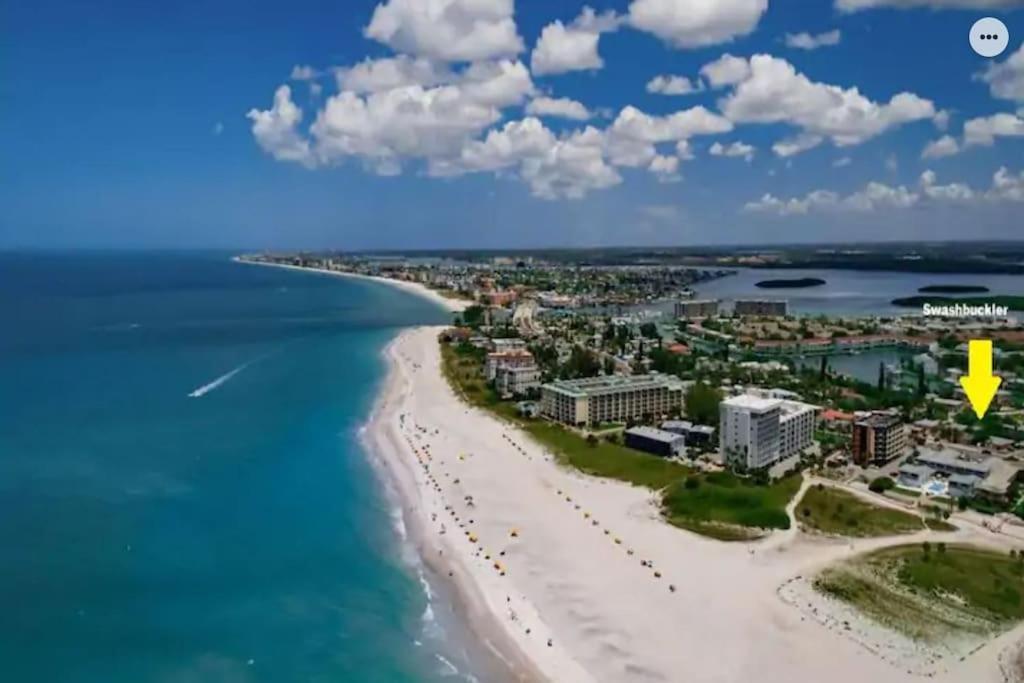 Renovate Large Studio 21-Directly Across Beach St. Pete Beach Kültér fotó